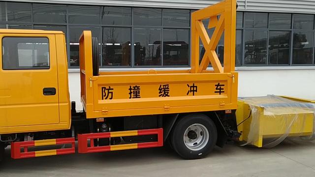 多種防撞型號(hào)掃路車，滿足不同工程需求