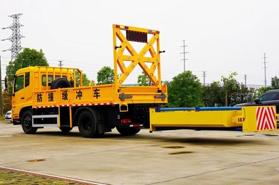 守護(hù)生命，安全護(hù)航——聚焦高速防撞緩沖車(chē)與救護(hù)車(chē)的專業(yè)應(yīng)用與價(jià)值